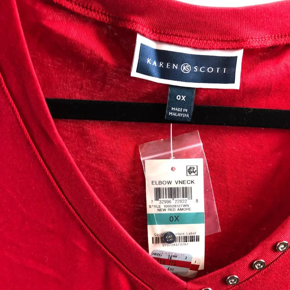 Karen Scott Top Size 0X Women Elbow Short Sleeve V Neck Solid Red Button Accent - Picture 9 of 10